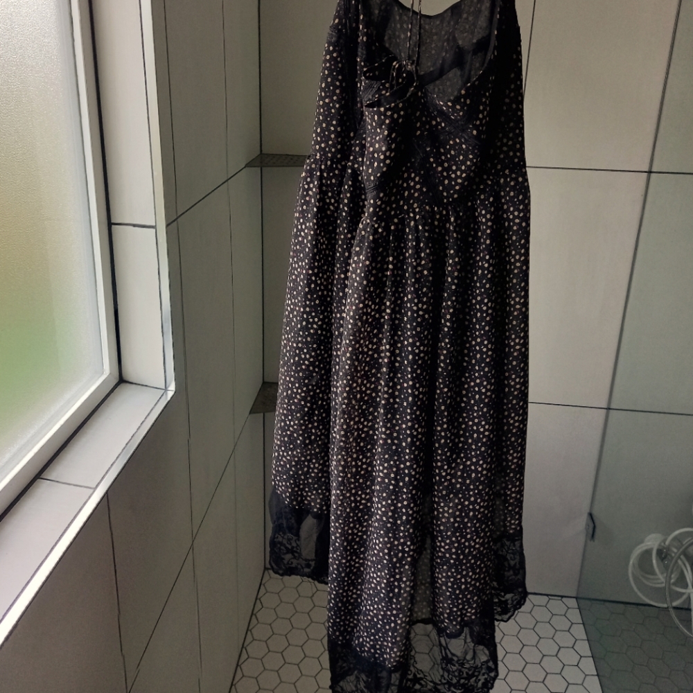Forever 21 black lacey flowy dress